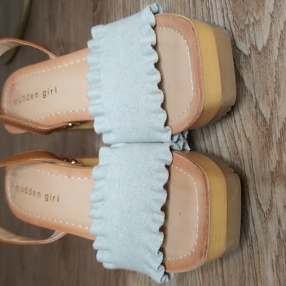 Madden Girl Camila Eyelet Ankle Strap Wooden Block Heel Platform Sandals - Picture 6 of 11